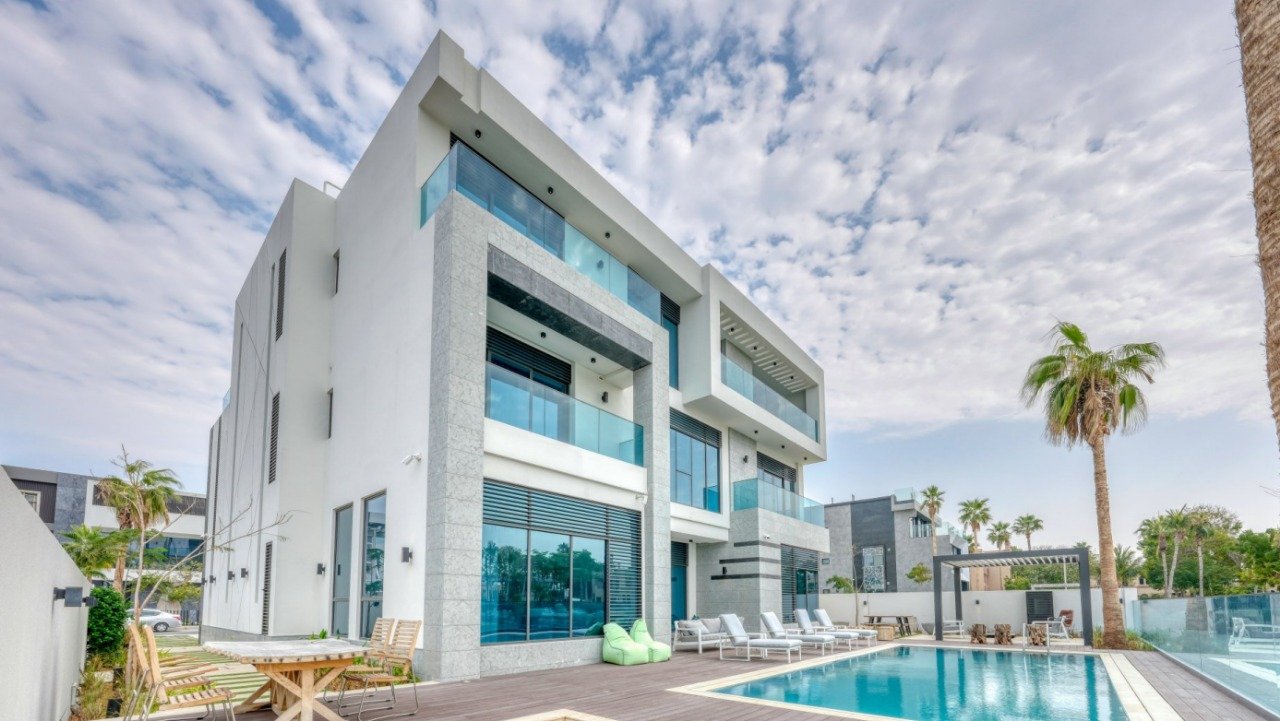 7 Bedroom Villa at Palm Jumeirah full screen image