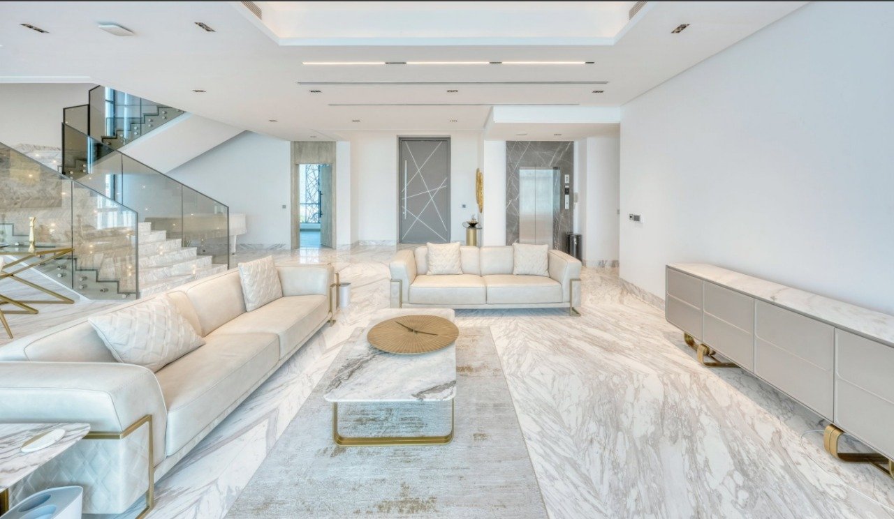 7 Bedroom Villa at Palm Jumeirah full screen image
