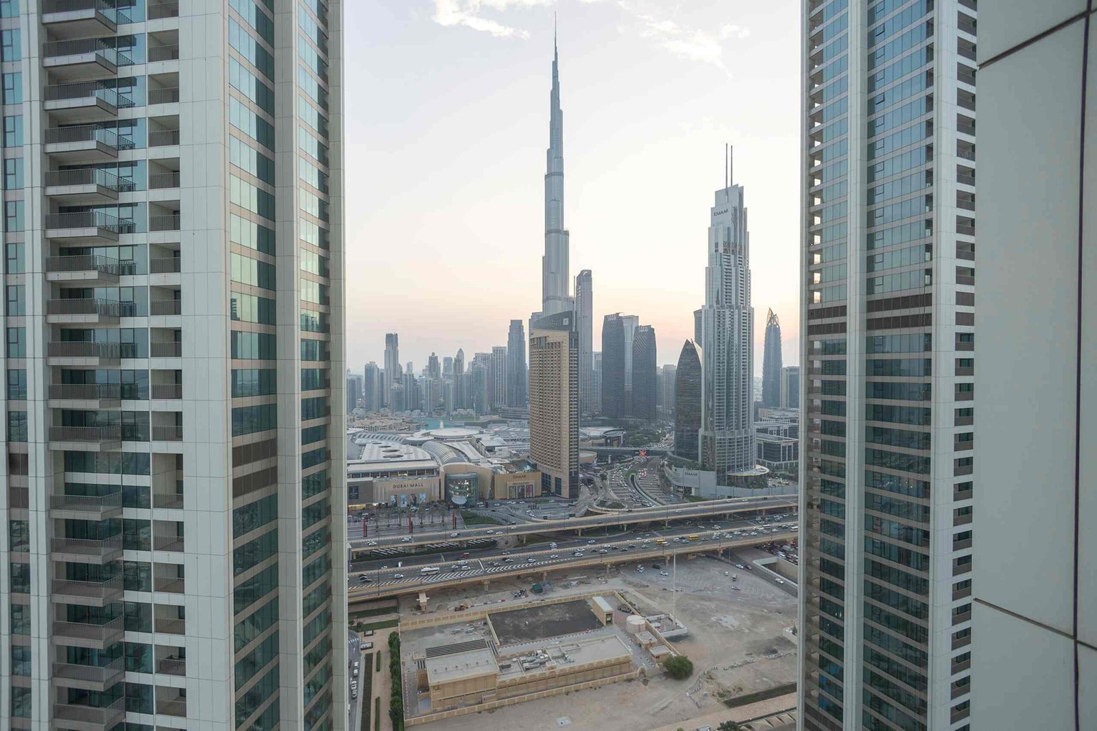 Luxe 3BR APT at downtown views With Burj Views